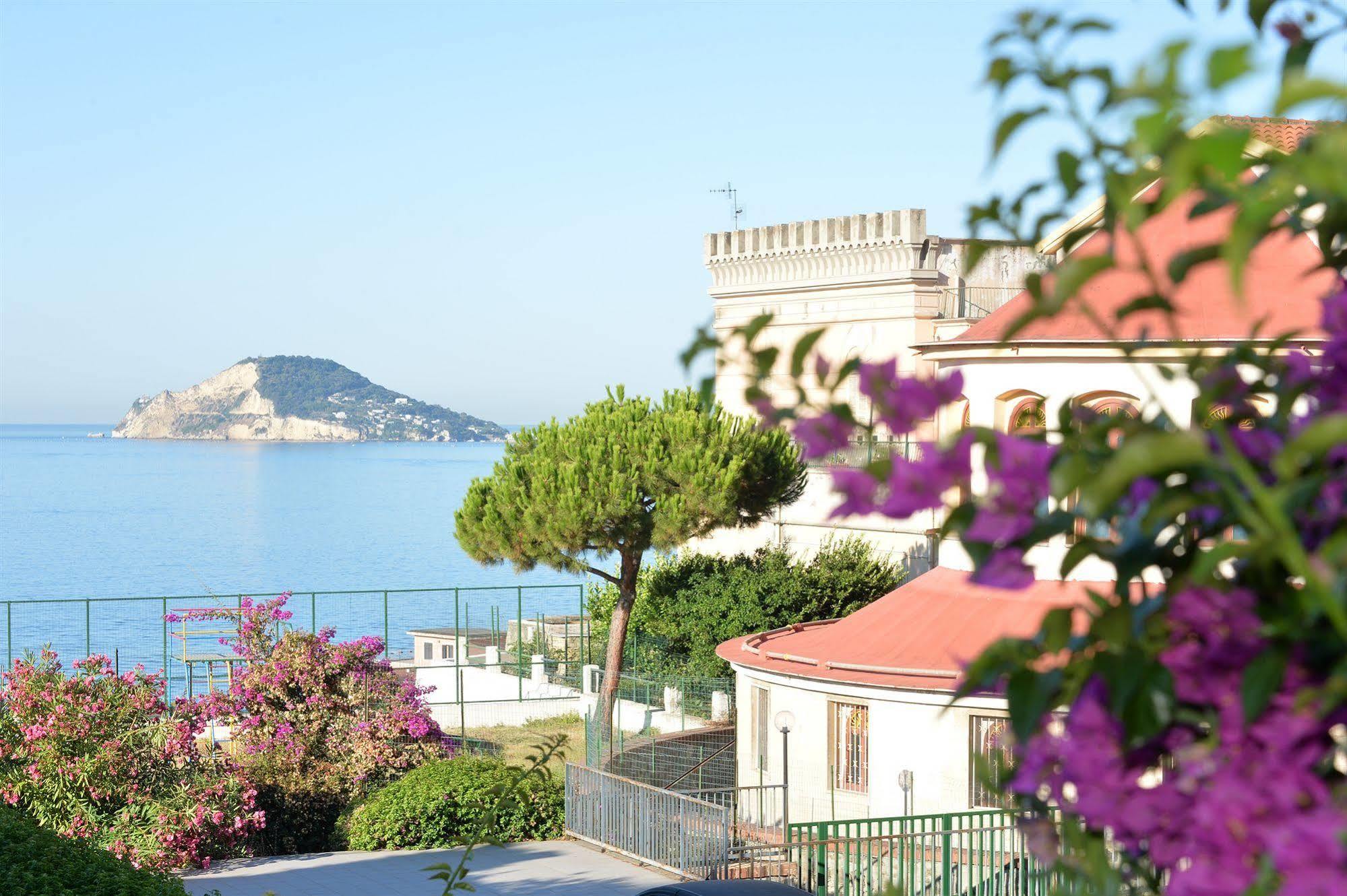 Miramare Residence Pozzuoli Exterior foto